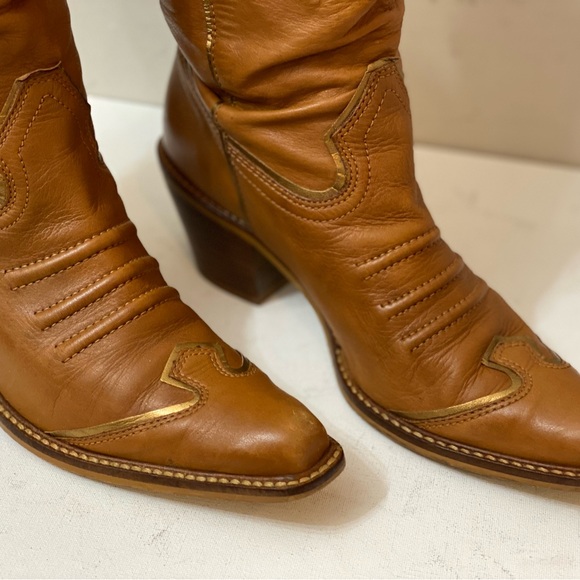 Gianni Bini wade 21 brown women’s Cowboy Boots with gold stripes. Size 7.5M - Picture 8 of 9
